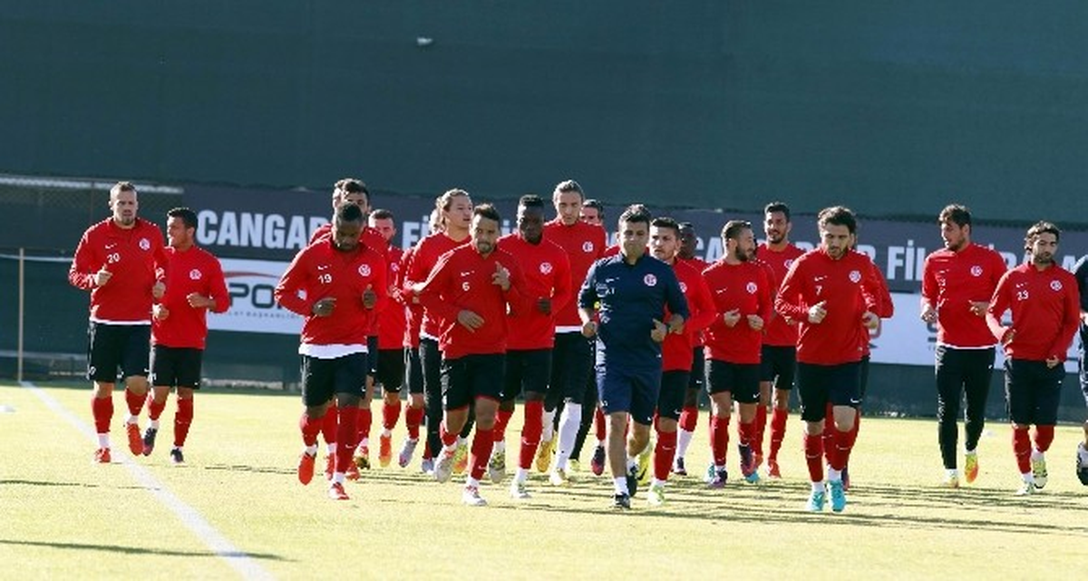 Antalyaspor, Trabzon\'a 3 Eksikle Gidecek