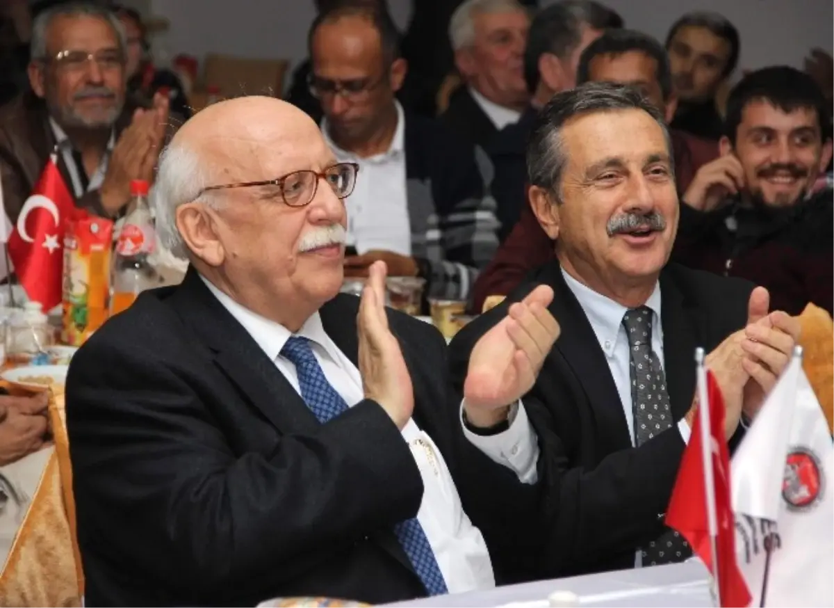 Bakan Avcı \'Söğüdün Erenleri\' Türküsüne Eşlik Etti