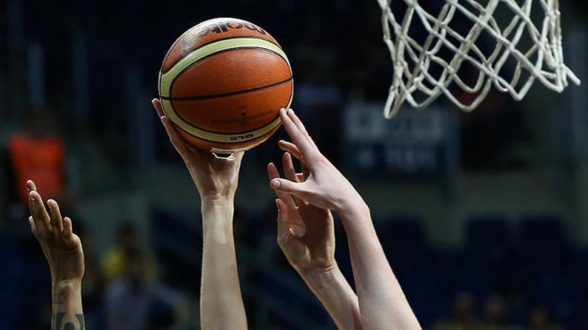 Başörtülü Basketbolcuya Fıba\'dan İzin Çıktı