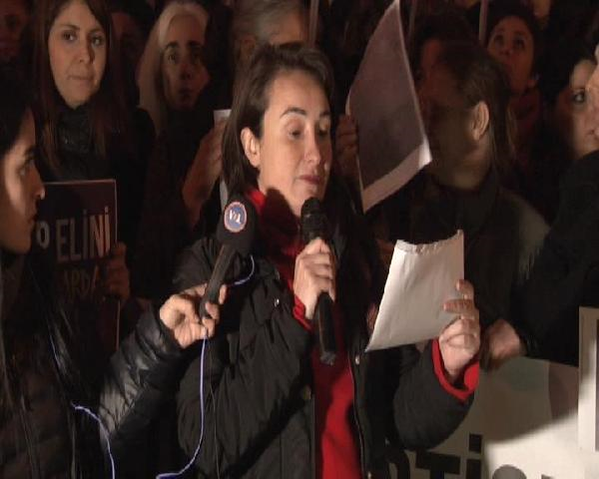 Beyoğlu\'nda "Cinsel İstismar Düzenlemesi" Eylemi