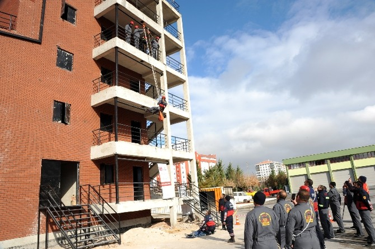 Büyükşehir\'den Uzman İtfaiyeci Eğitimi