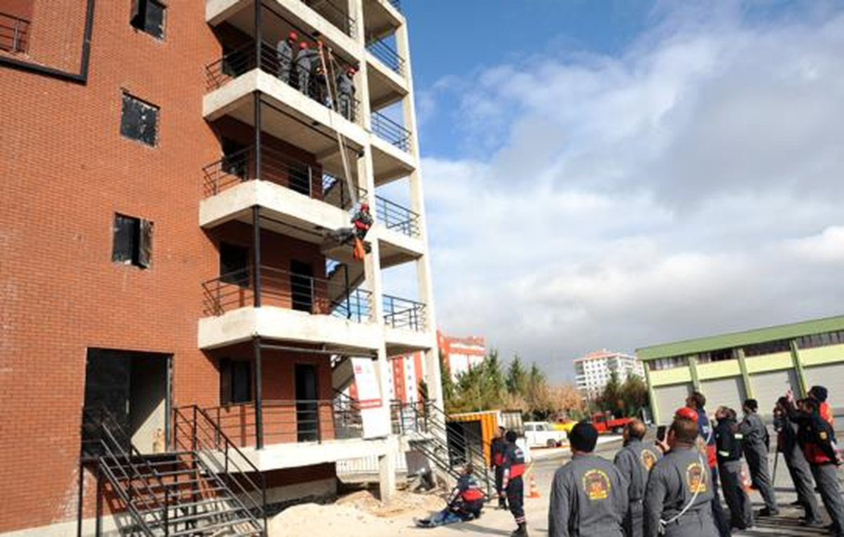 Büyükşehir\'den Uzman İtfaiyeci Eğitimi