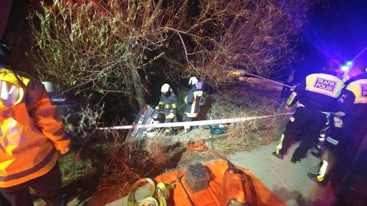Denizli\'de Trafik Kazası: 1 Ölü, 2 Yaralı