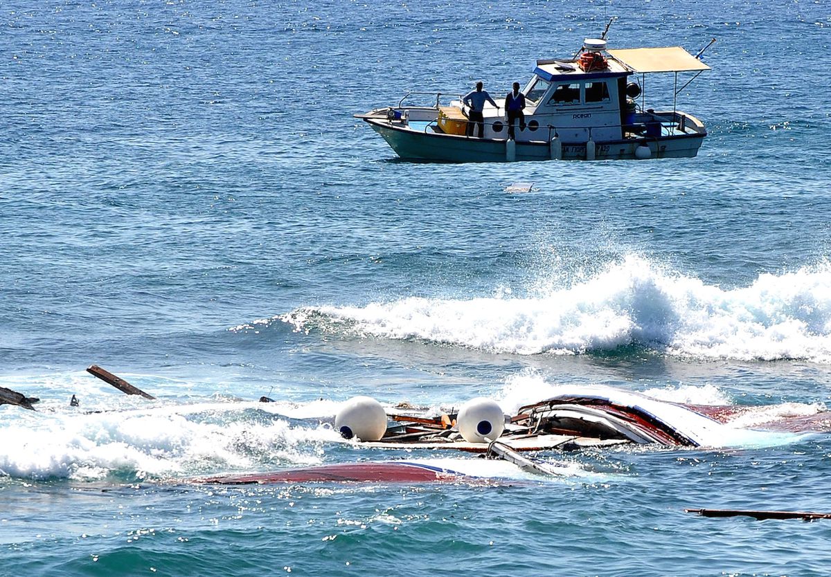 Dha: Didim Açıklarında Mülteci Teknesi Battı, 6 Ölü