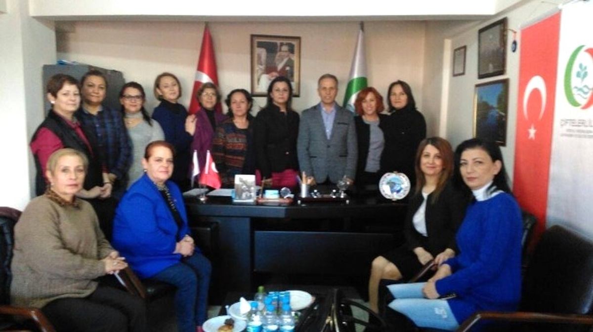 Eskişehirli CHP\'li Kadınlardan Çiftelerliler Derneği\'ne Ziyaret