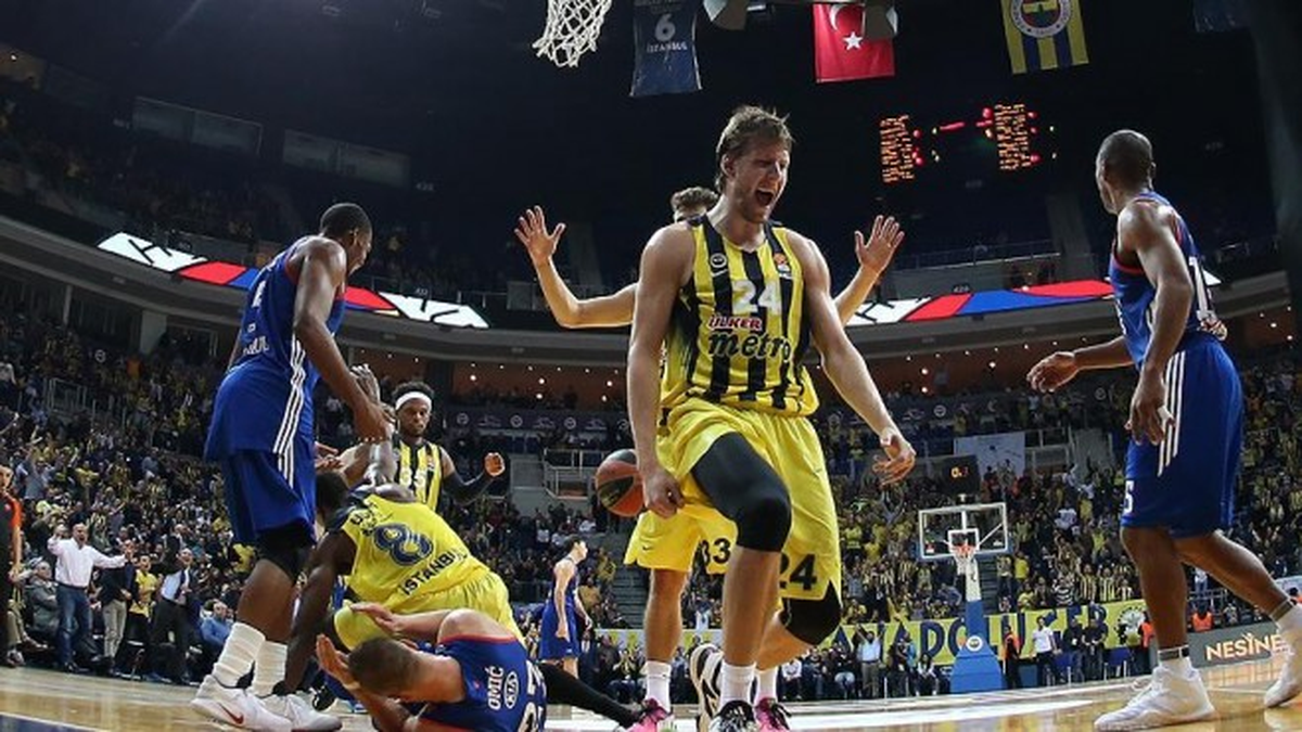 Fenerbahçe, Anadolu Efes\'i Mağlup Etti
