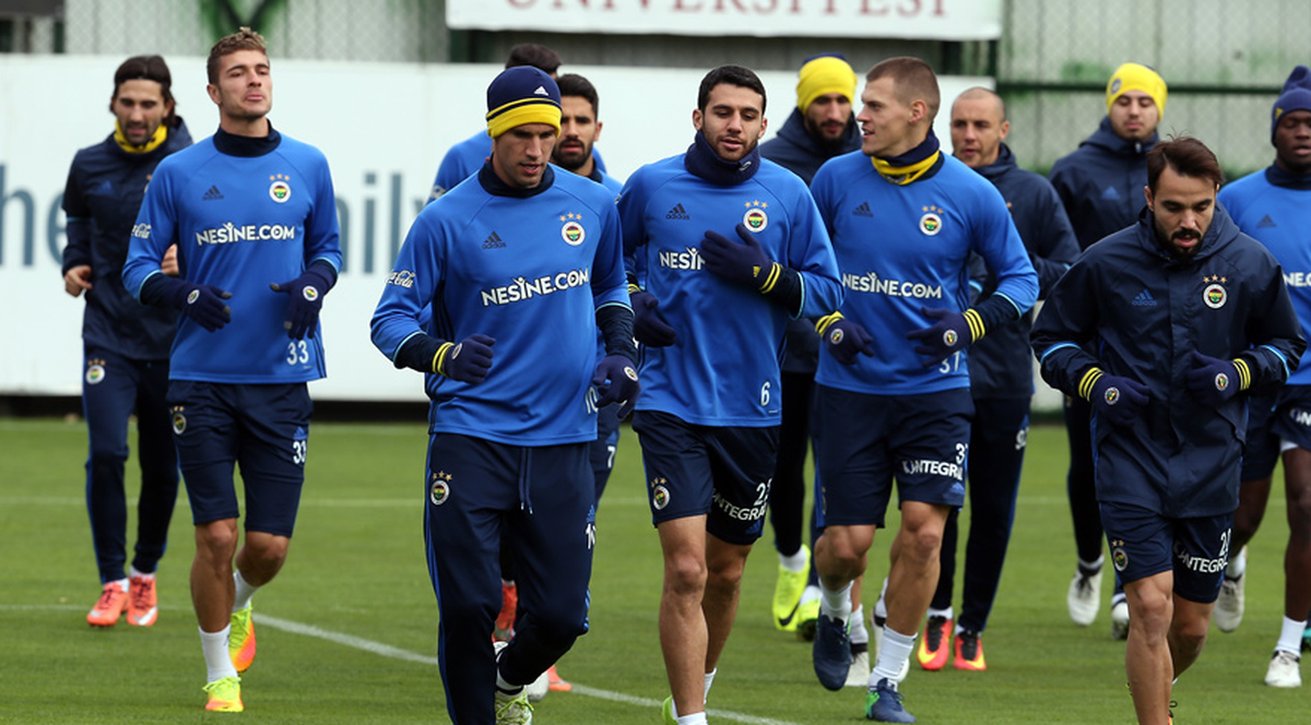 Fenerbahçe\'de Derbi Hazırlıkları Sürüyor