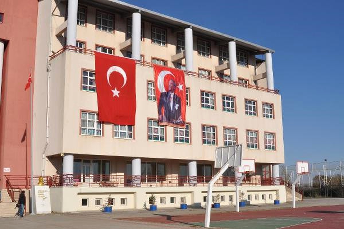 Fetö\'nün Eski Okulunda Gizli Kameralar Bulundu