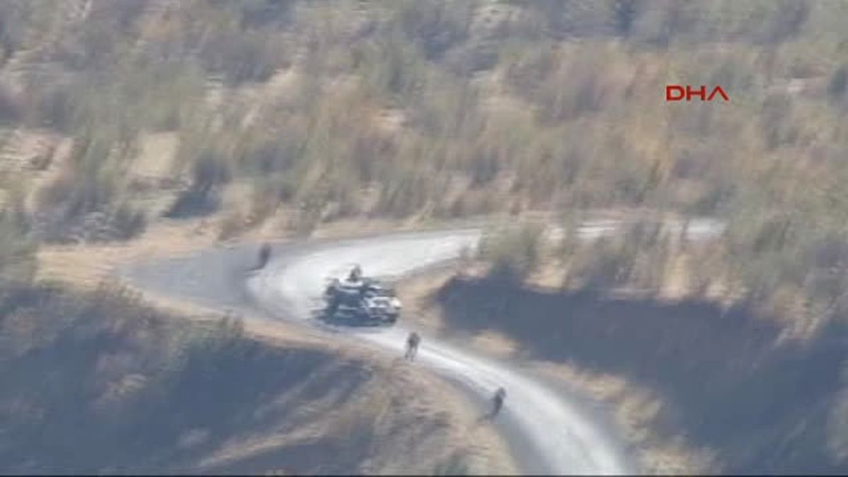 Hakkari Derecik\'te PKK Hedeflerine Bomba Yağdı