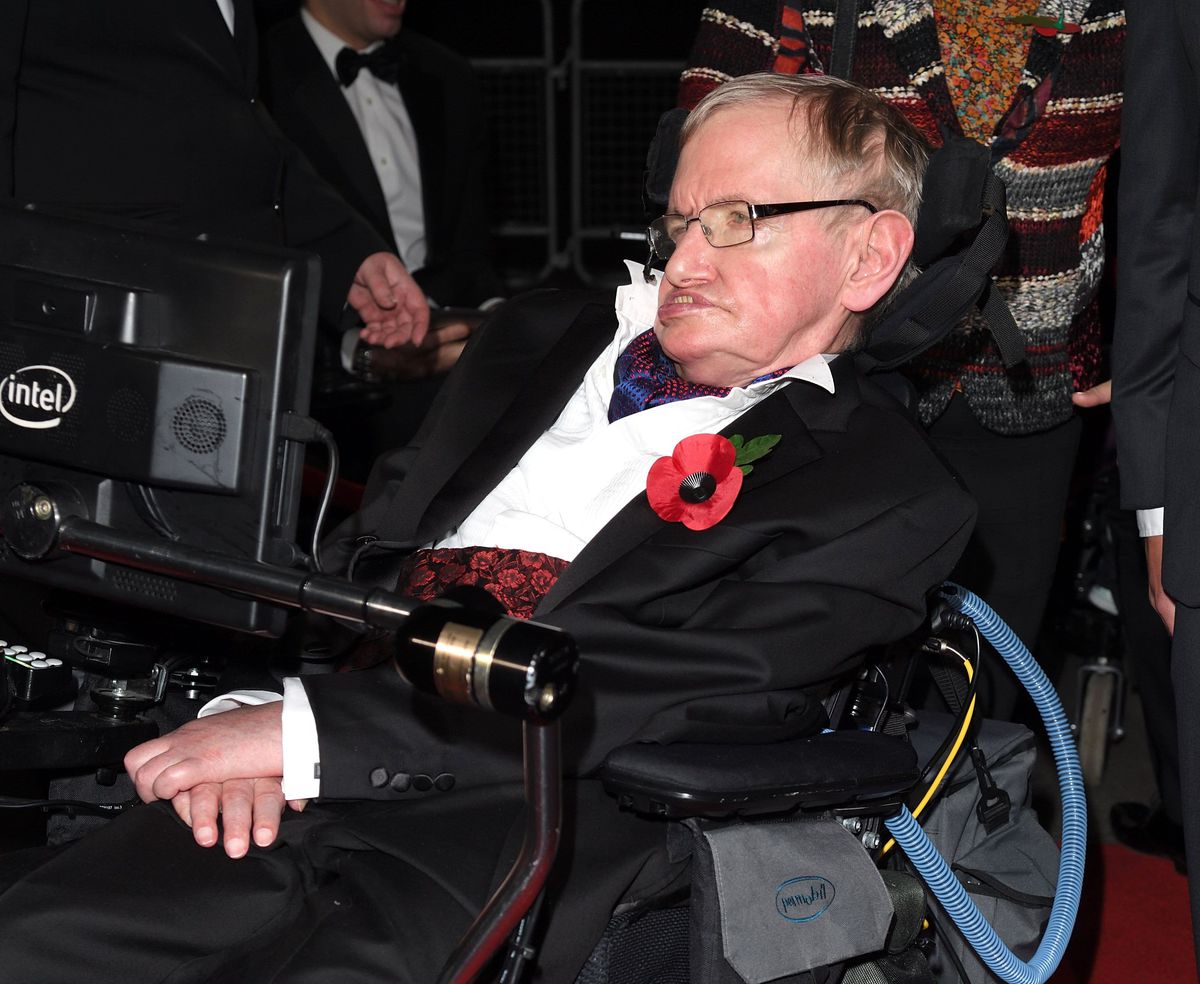 Hawking, Bu Defa Tarih Verdi!
