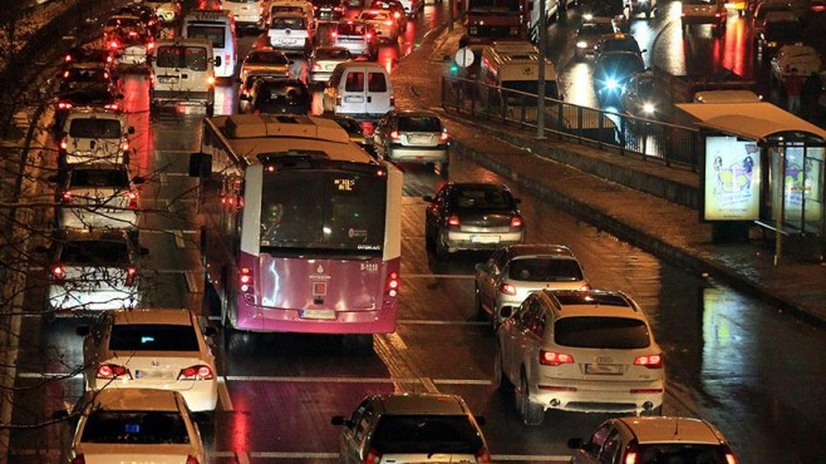 İett\'nin Kadın Yolculara Özel Gece Düzenlemesi Başladı