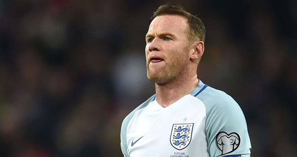 İngiltere, Sarhoş Yakalanan Rooney'den Kaptanlığı Aldı