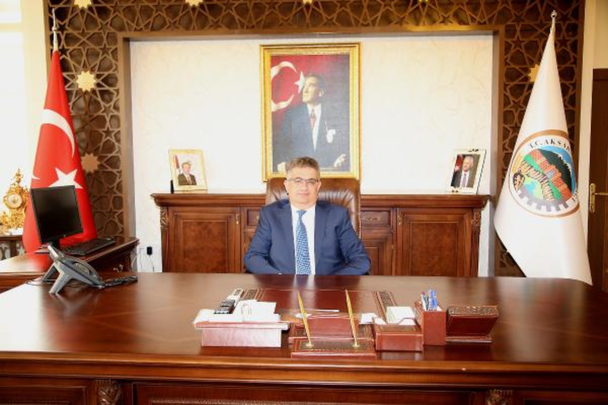 İntihar Eden Liseli Mihriban\'ın Babası Okul Yönetimini Suçladı(2)