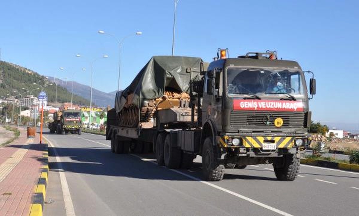 İslahiye\'den Suriye Sınırına Askeri Sevkiyat