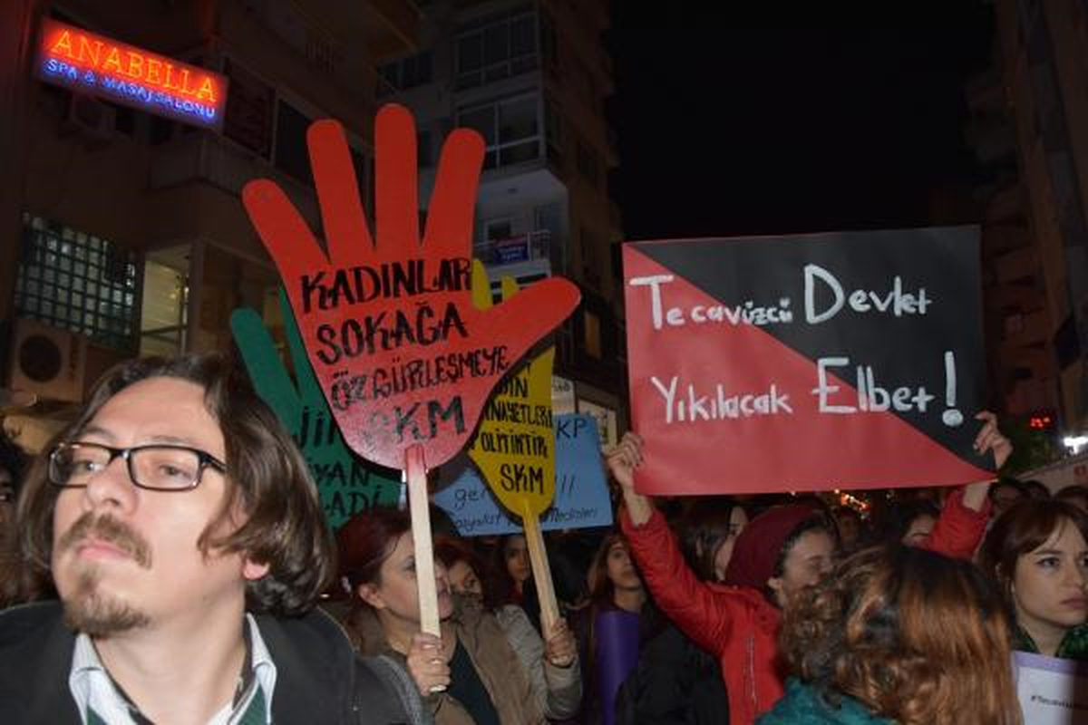 İzmir\'de, Cinsel İstismar Düzenlemesine Kadınlardan Tepki