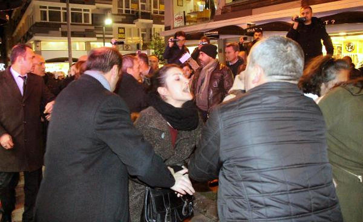 Kadınların Eylemine Polis Müdahalesi: 12 Gözaltı