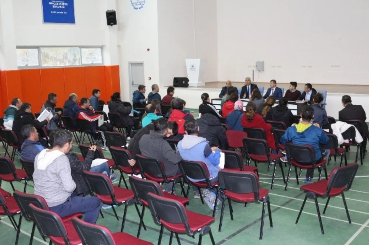 Karaman\'da Okul Sporları Bilgilendirme Toplantısı Yapıldı