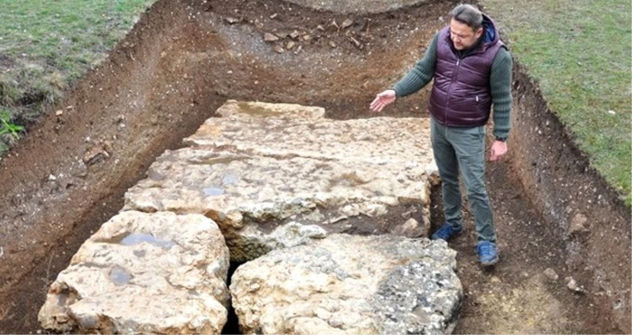 Kastamonu\'da Paflagonya Dönemine Ait 2 Bin 200 Yıllık Mezar Odası Bulundu