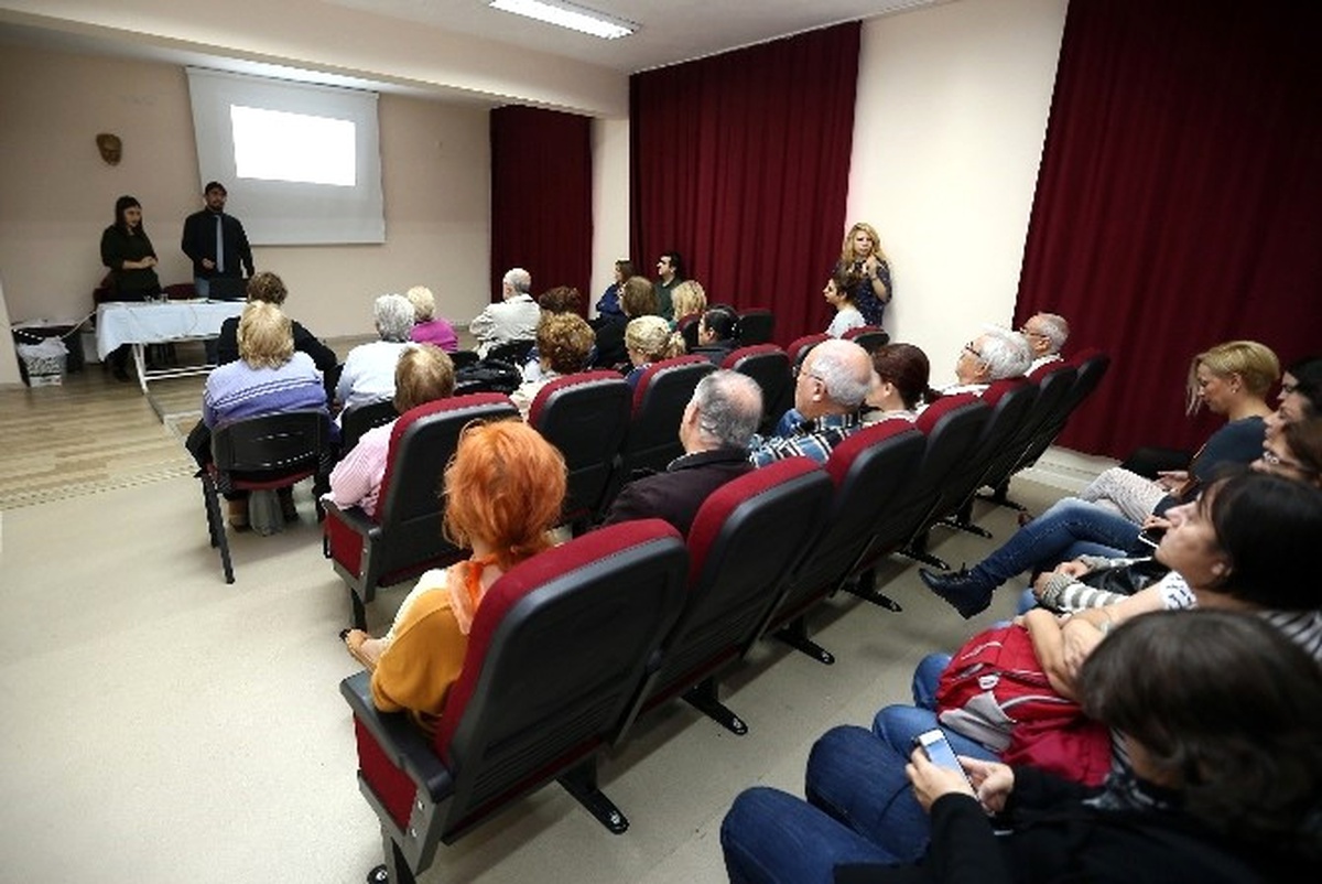 Konak\'taki Sağlık Seminerinde Kemik Erimesi Anlatıldı