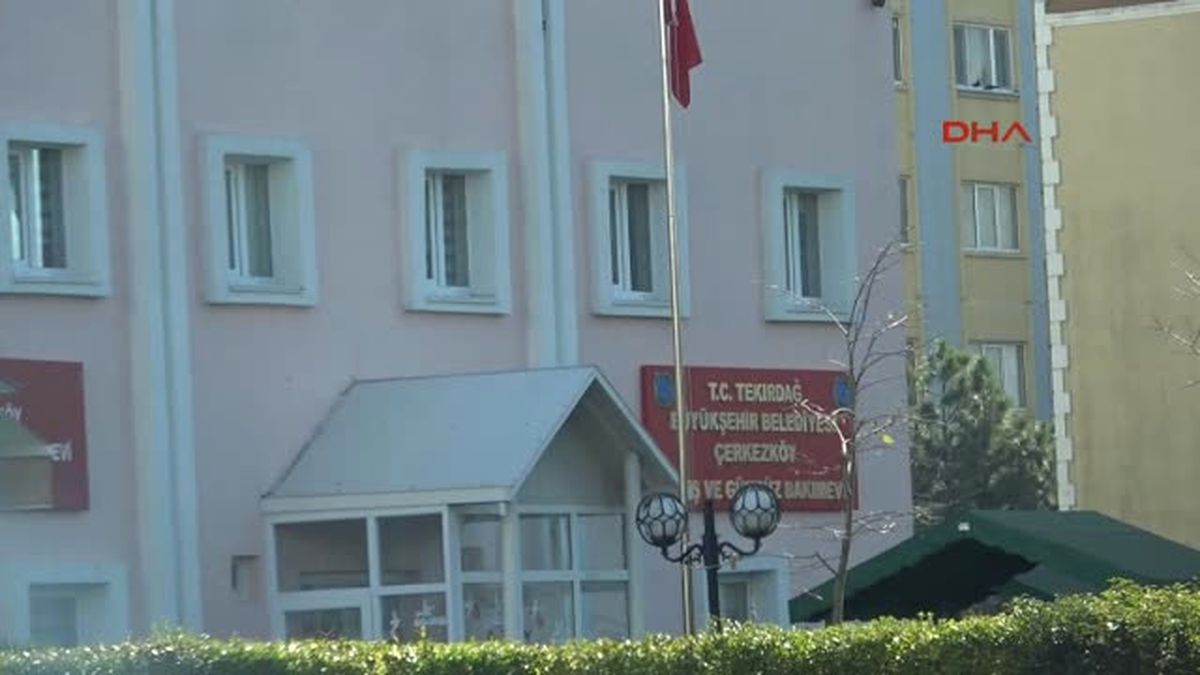 Kreşte 2.5 Yaşındaki Çocuğa \'Kalemle\' Işkence Iddiasına Çifte Soruşturma