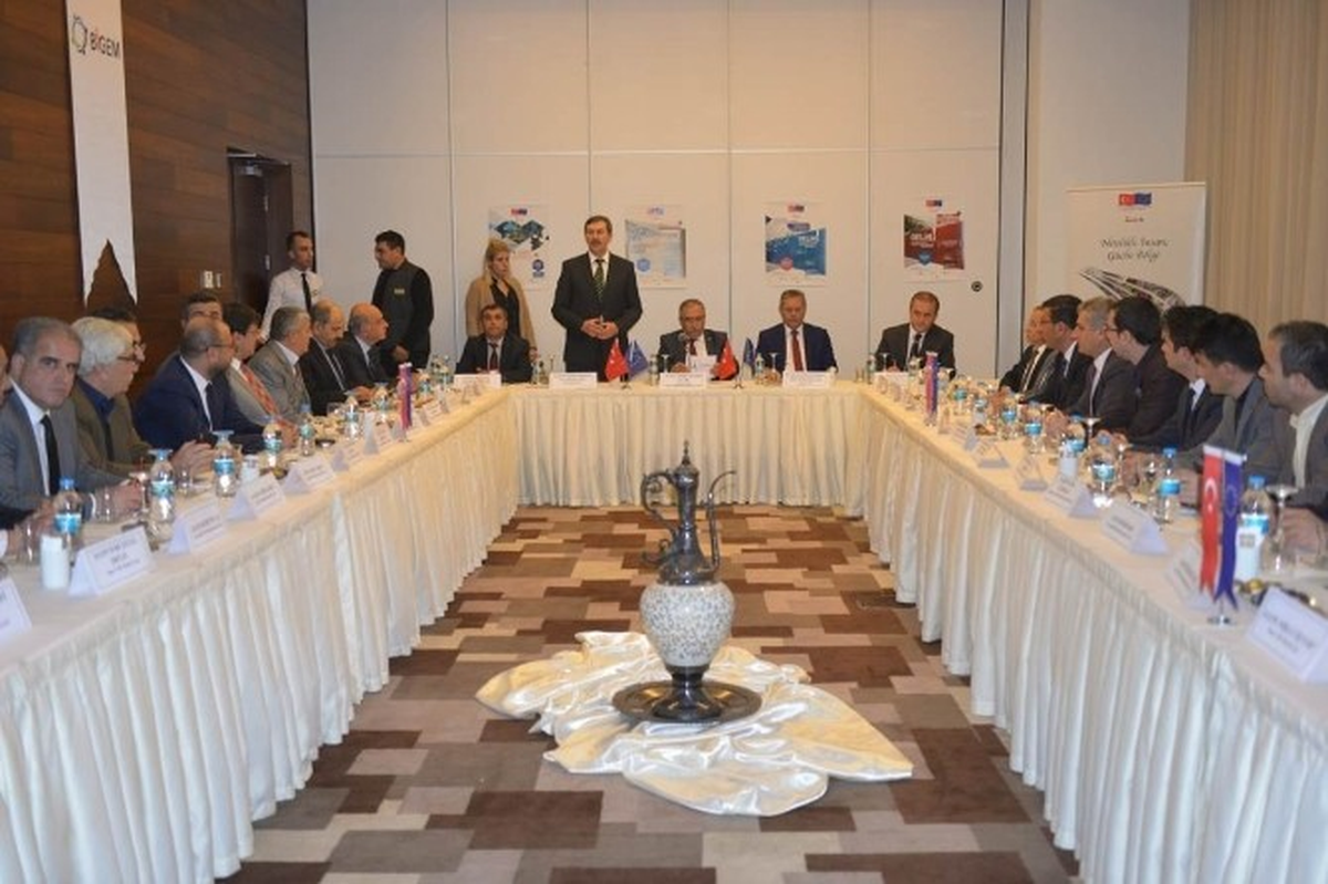 Kütahya\'da \'Kobi Bilgilenderme ve Farkındalık Artırma\' Toplantısı