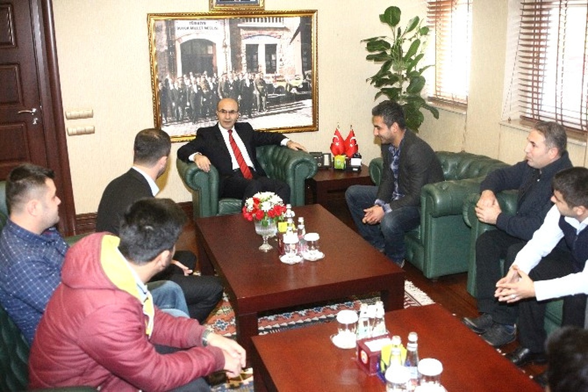 Maç Yapan Şehit Yakınları Vali Demirtaş\'ı Ziyaret Etti