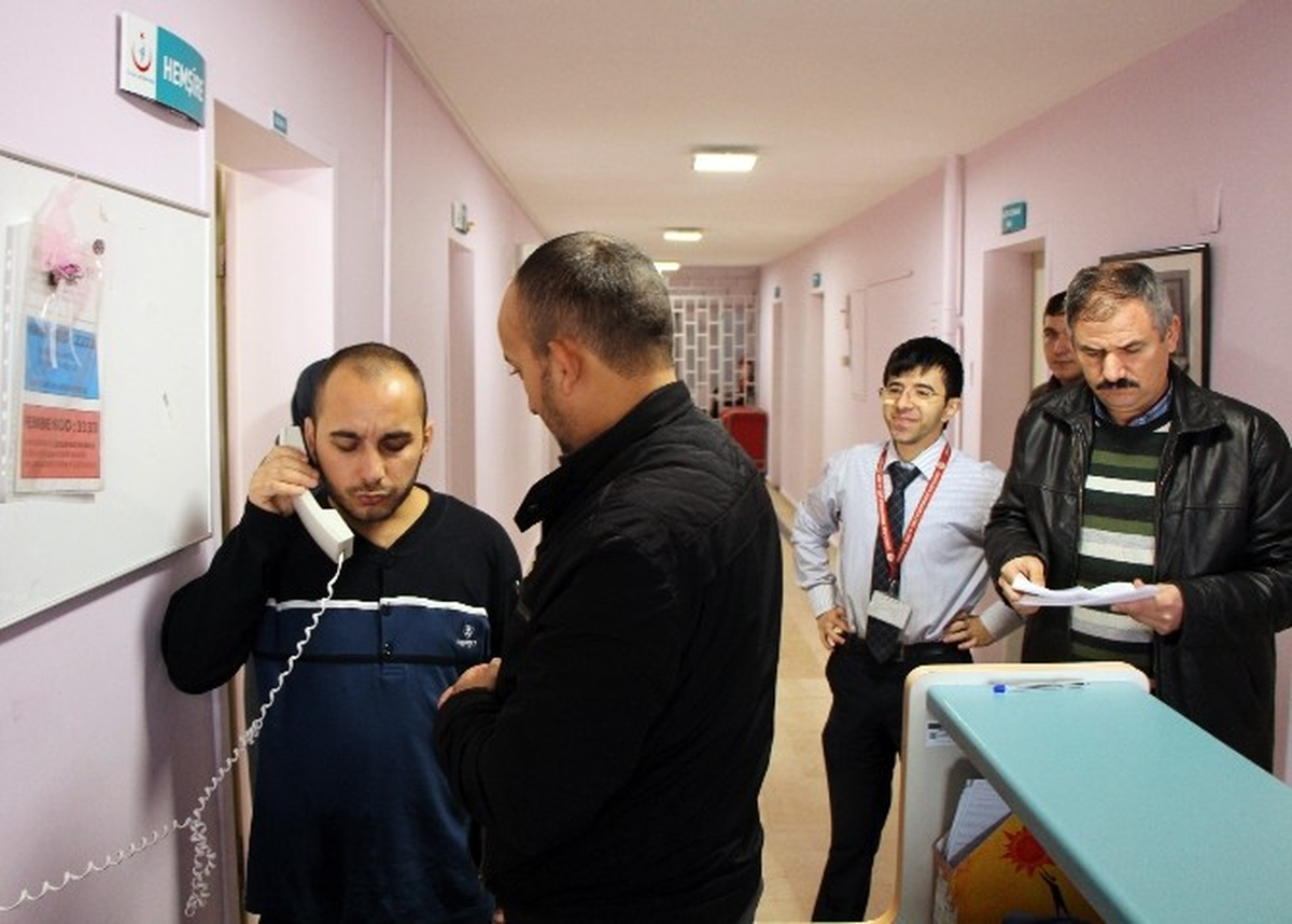 Mağarada Donmak Üzereyken Polisler Yetişti