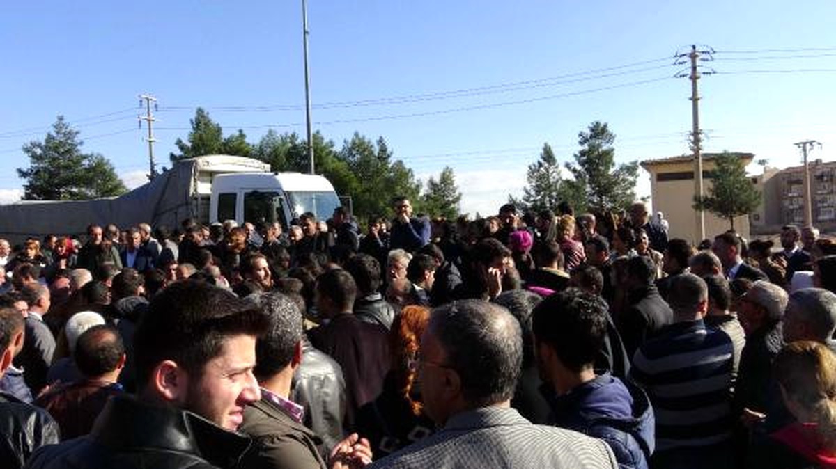 Mardin\'de Belediye Çalışanların Bekleyişi Sürüyor