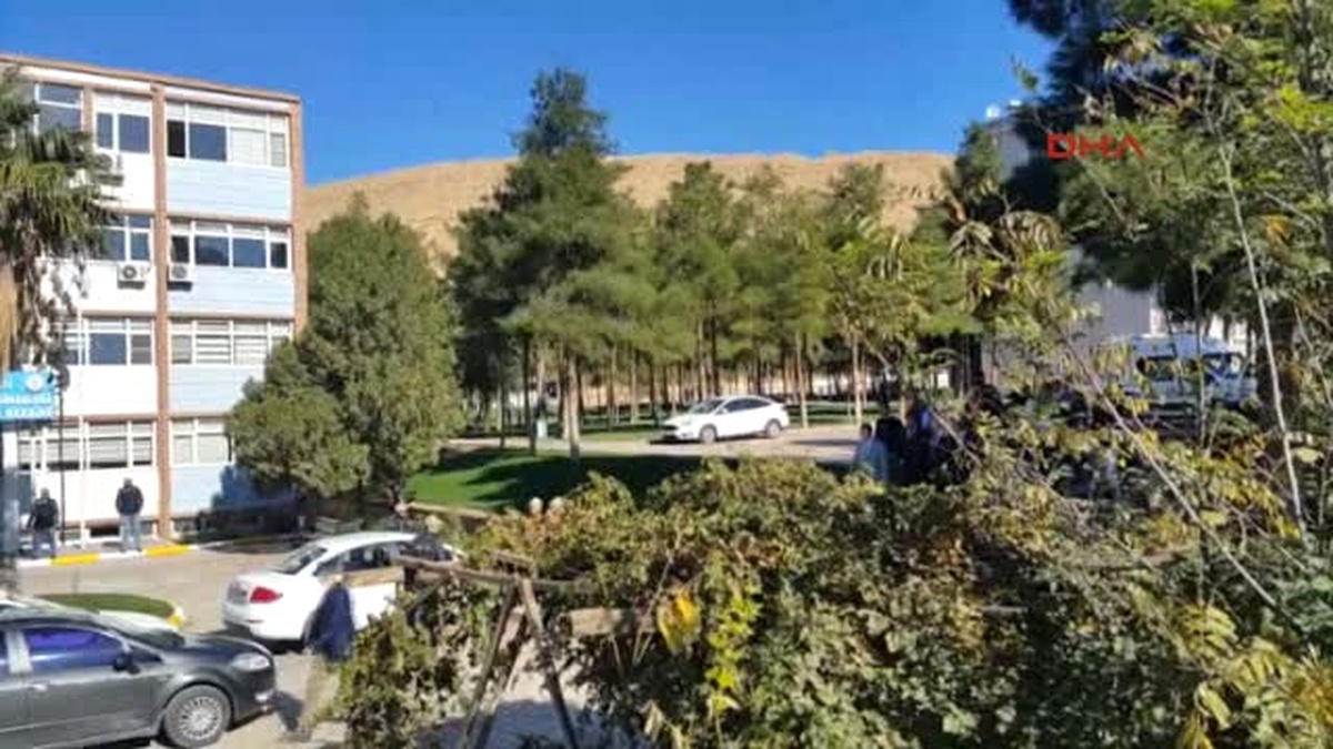 Mardin\'de Belediye Çalışanların Bekleyişi Sürüyor