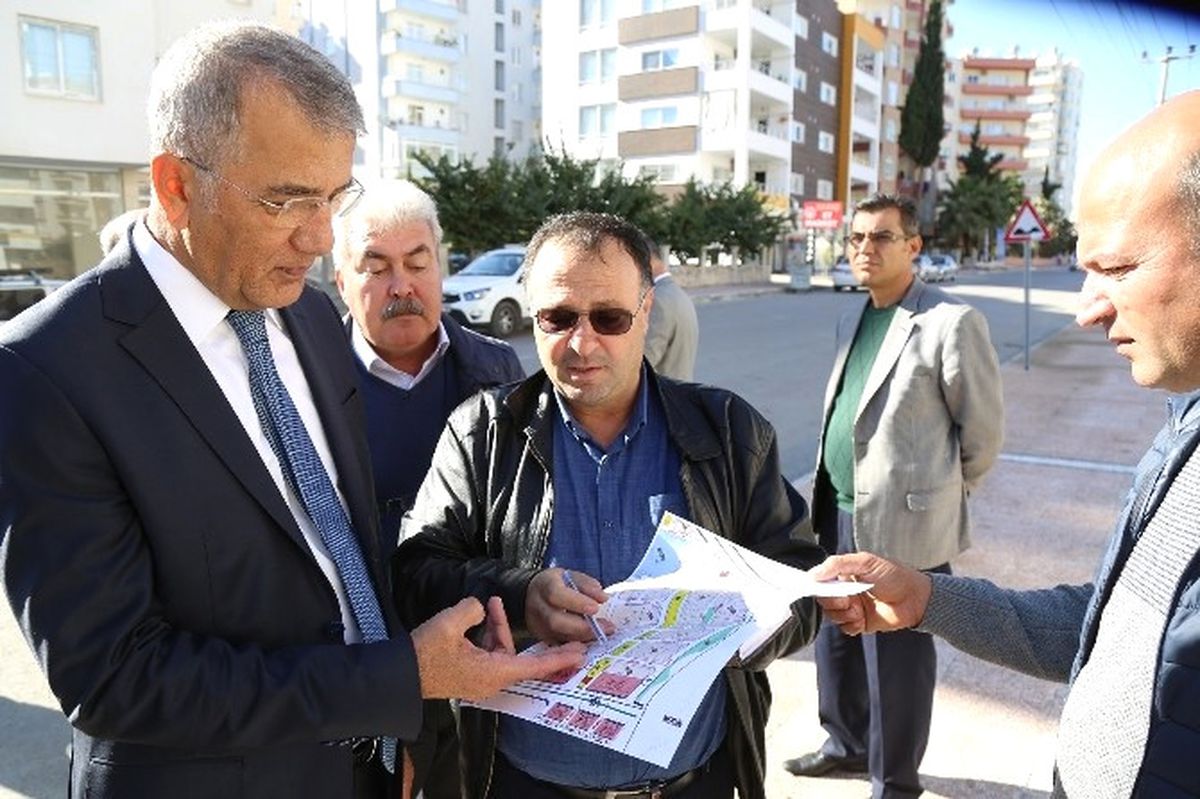 Mezitli'deki Çarşamba Pazarı'nın Üzeri Kapatılıyor