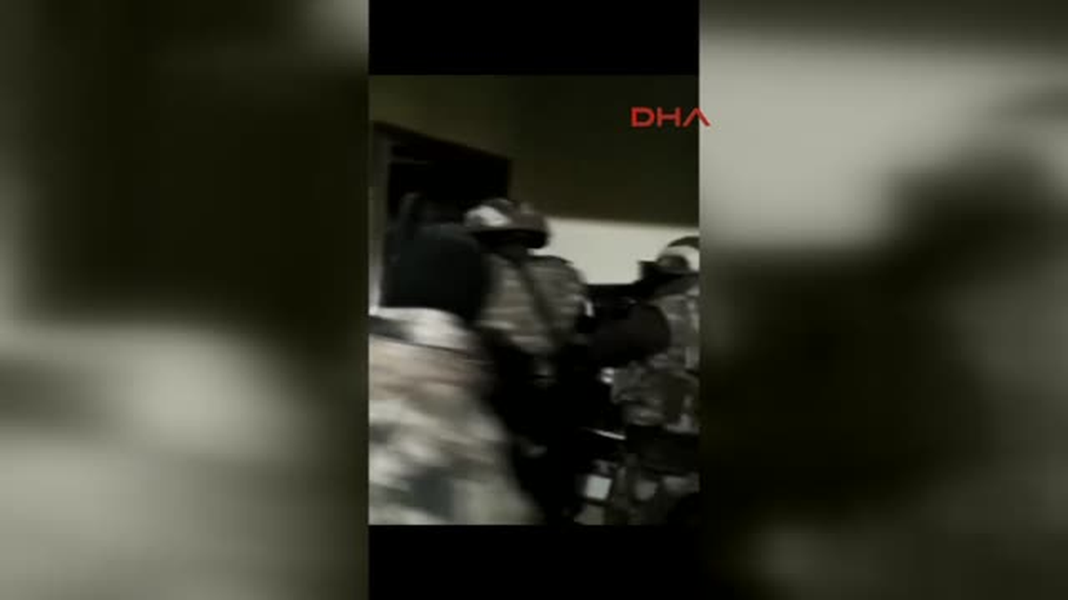 Muradiye\'de AK Parti Binasına Bombalı Saldırı Yapanlar Yakalandı