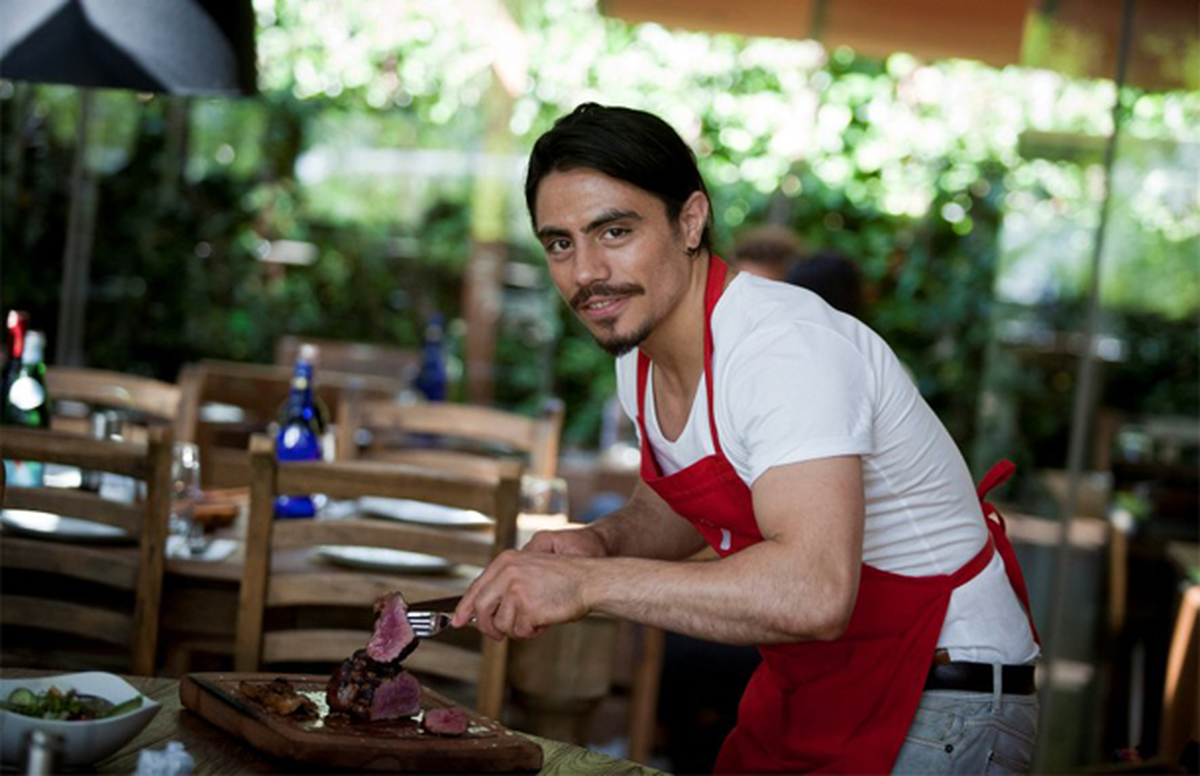 Nusret Gökçe, Fransız Güzelle Aşk Yaşıyor