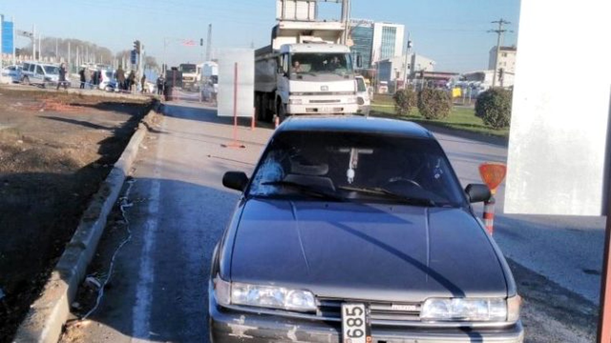 Otomobilin Çarptığı Genç Kız Ağır Yaralandı