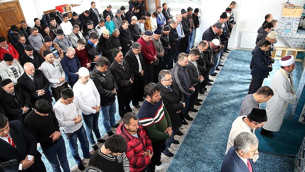 Öz Vatanlarında İlk Cuma Namazını Kıldılar