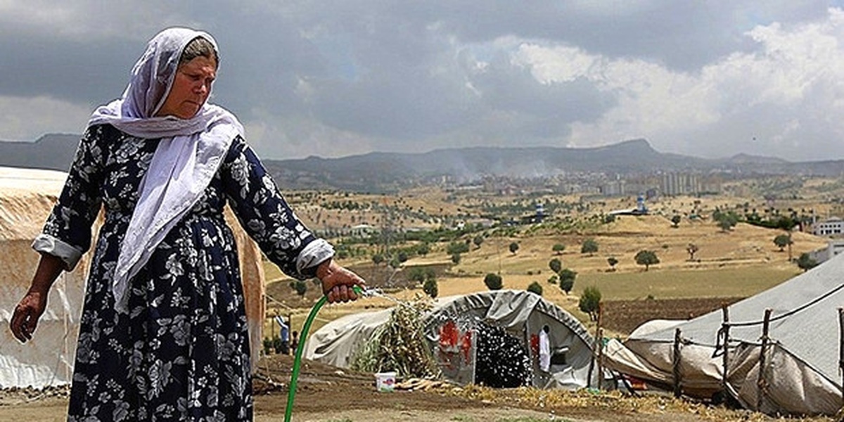 Şırnaklı Aileler Çadır ve Ahırlarda Kalıyor