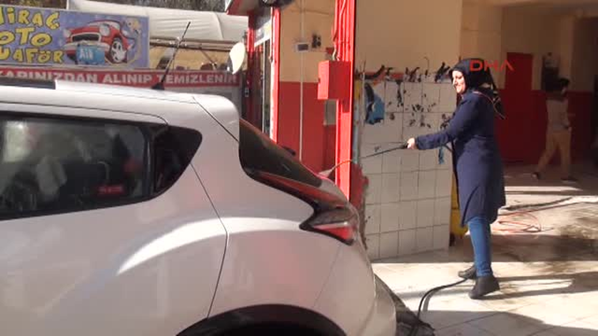 Sakarya Araç Temizliğine Kadın Eli Değdi