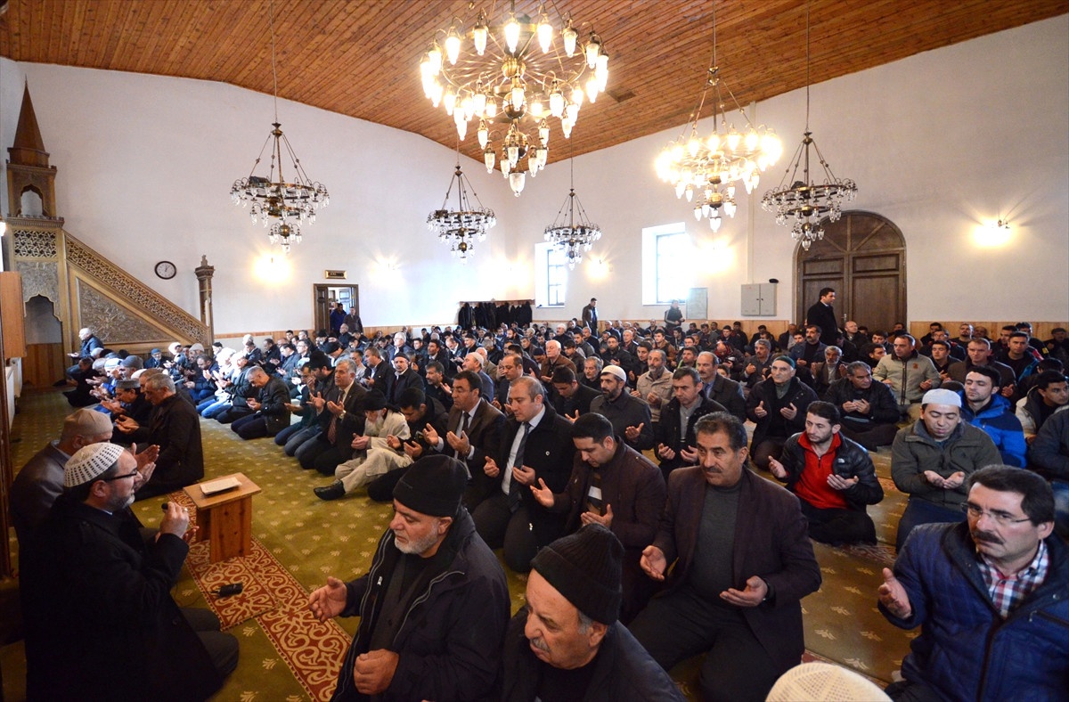 Sarıkamış\'ta, Şehit Kaymakam Safitürk İçin Mevlit Okutuldu