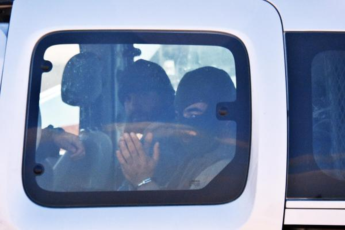 Sarnıçta Tünel Kazıp Define Ararken Yakalandılar