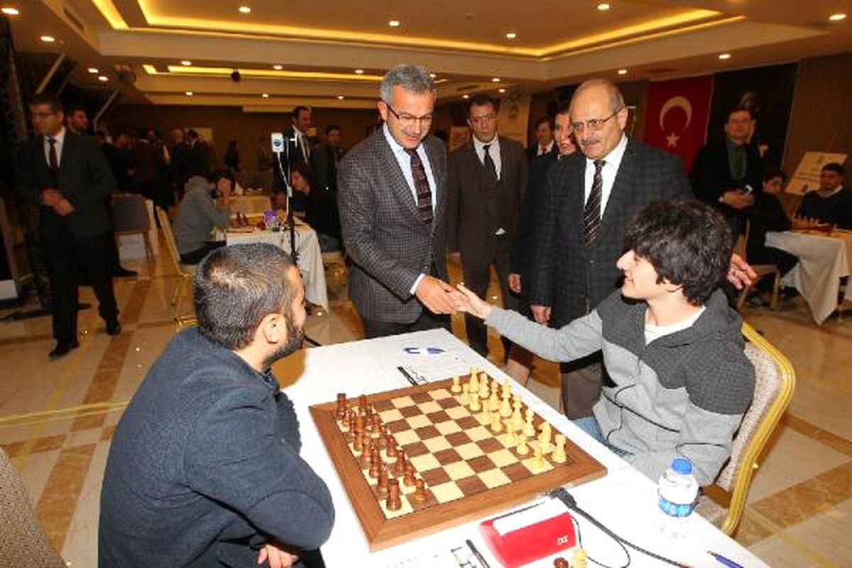 Satrancın Ustaları Hamlelerini Türkiye Şampiyonu Olmak Yapıyor