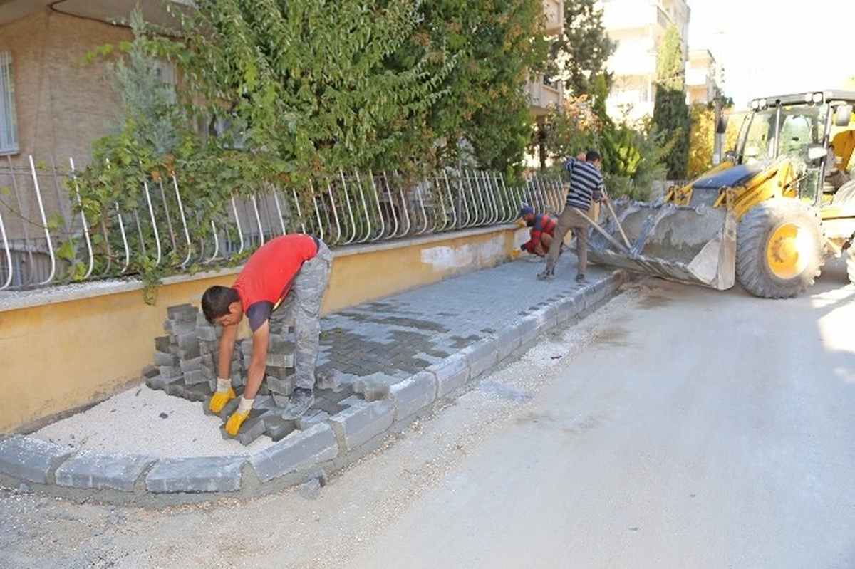 Şehitkamil\'den Budak Mahallesine Kaldırım Çalışması