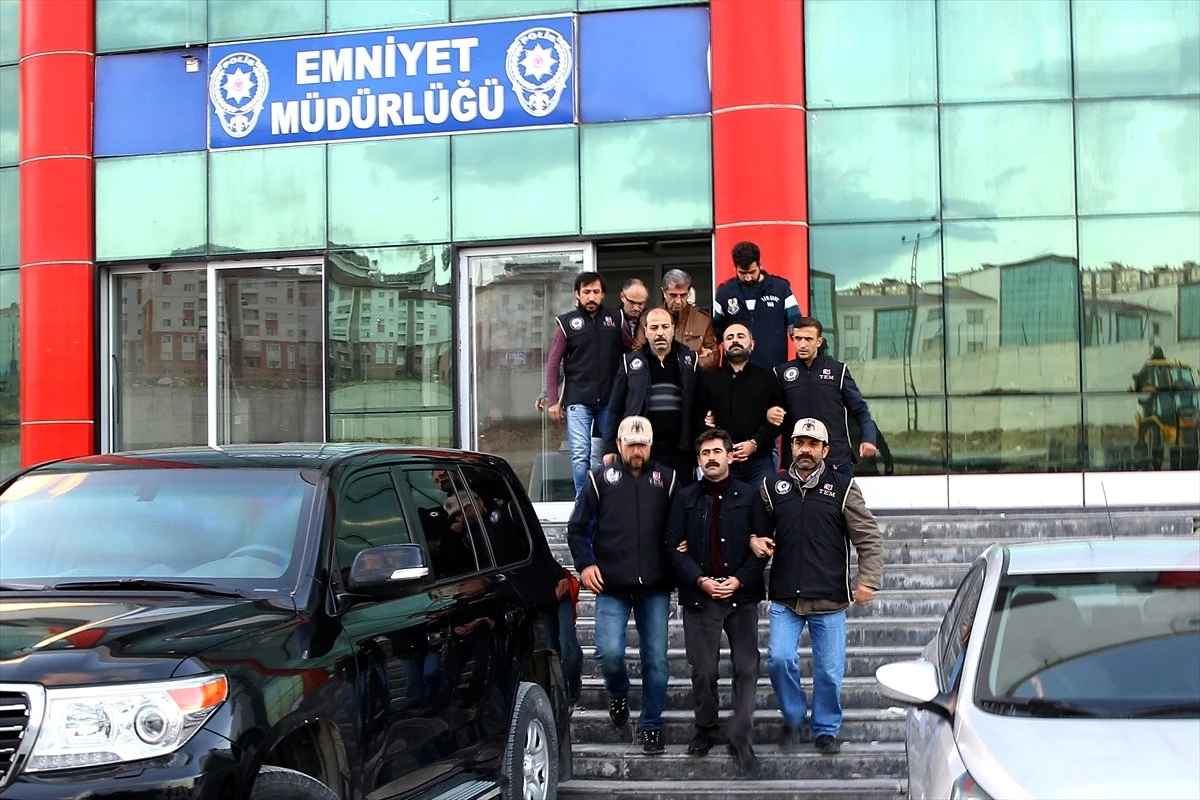 Van Büyükşehir Belediye Başkanı Bekir Kaya, Tutuklandı