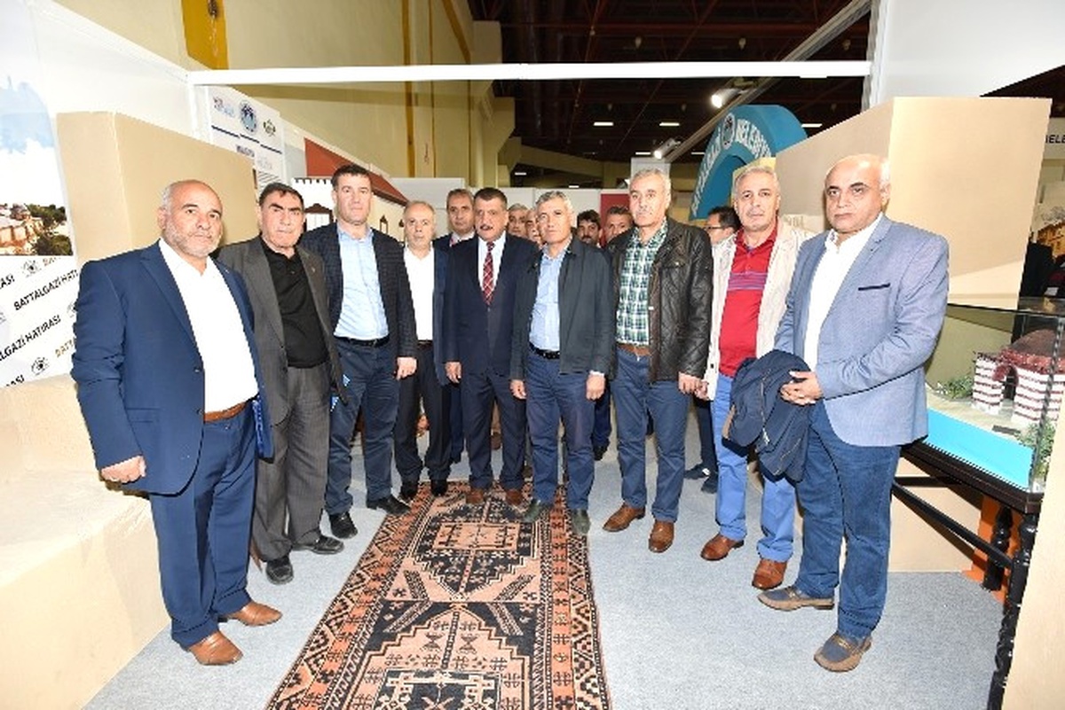 Yapex Fuarında Açılan Battalgazi Belediye Standı Yoğun İlgi Görüyor