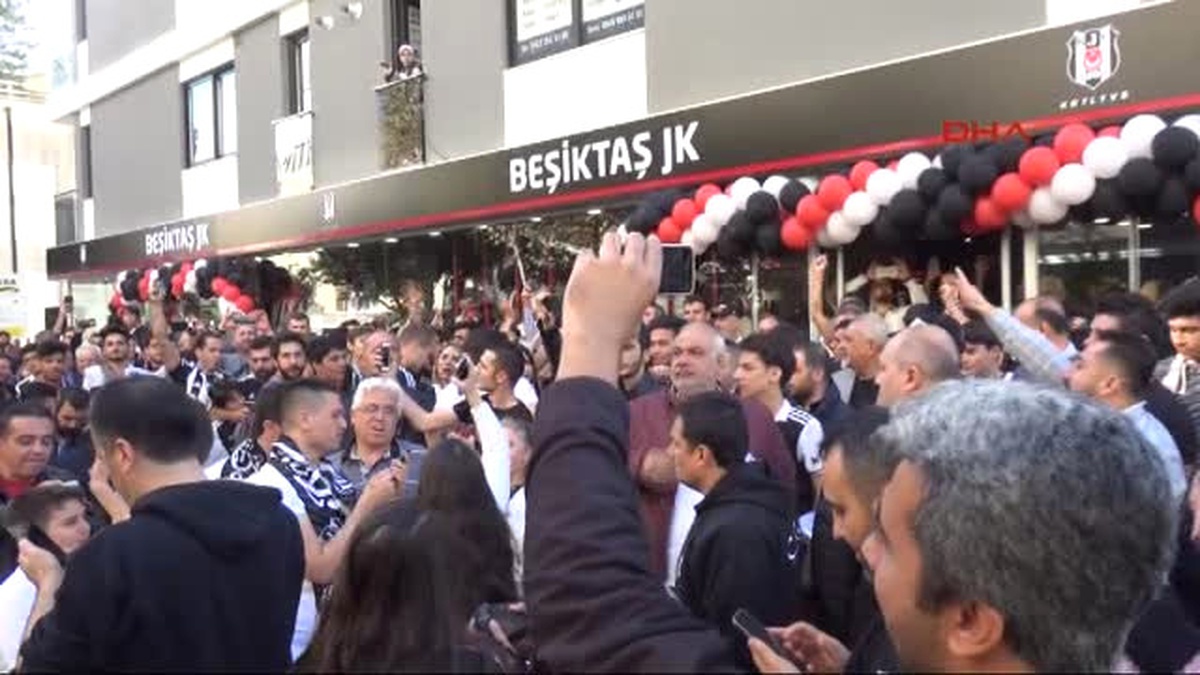 Adana\'daki Kartal Yuvası\'na Olaylı Açılış