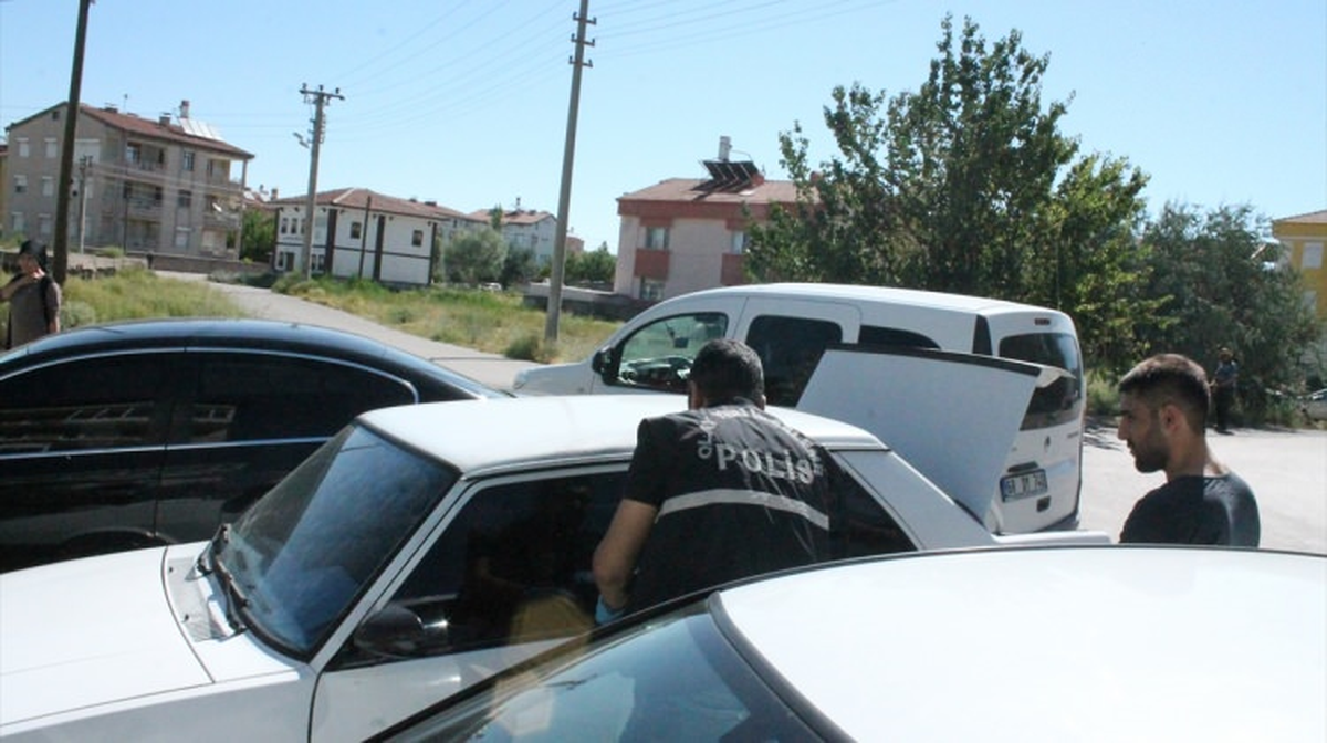 Aksaray\'da Otomobilden Hırsızlık