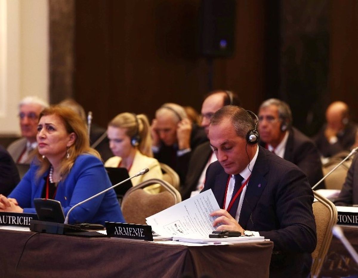 Bakan Çavuşoğlu\'ndan Ermeni Milletvekilinin "Deaş" Sorusuna Tepki