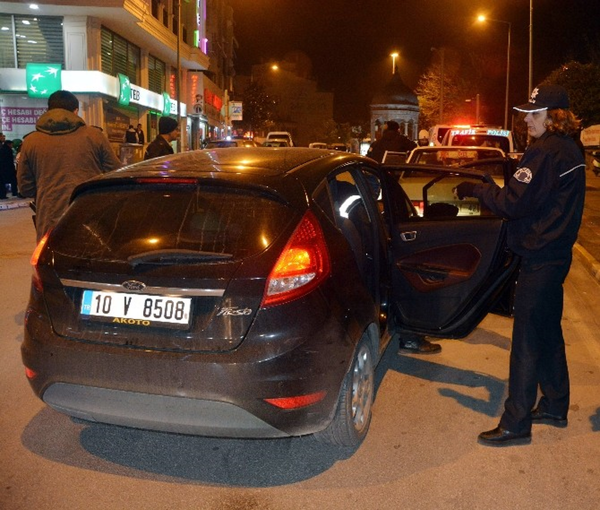 Balıkesir\'de Bin 100 Polis ve Jandarma ile Huzur Operasyonu
