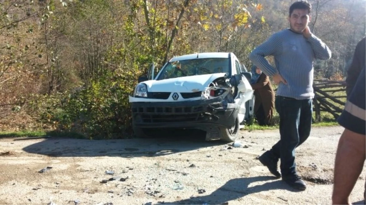 Bartın\'da Trafik Kazası: 4 Yaralı
