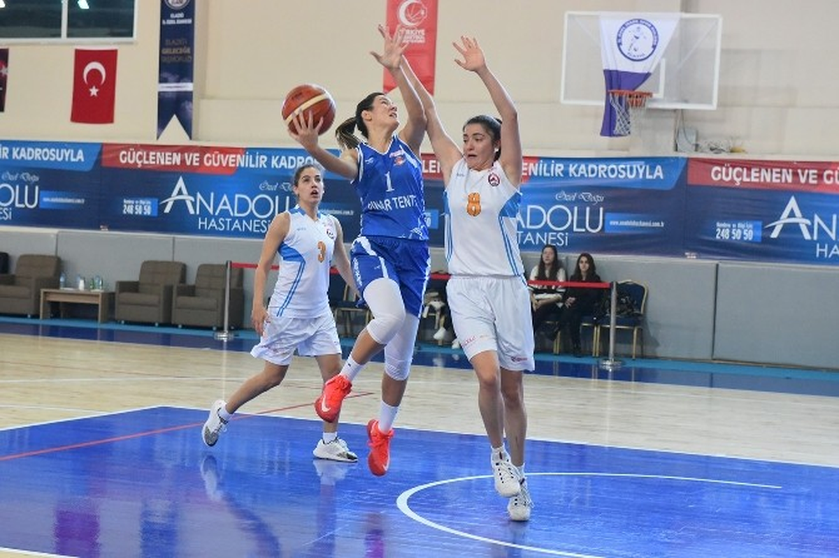 Bornova Becker Spor\'dan Farklı Galibiyet
