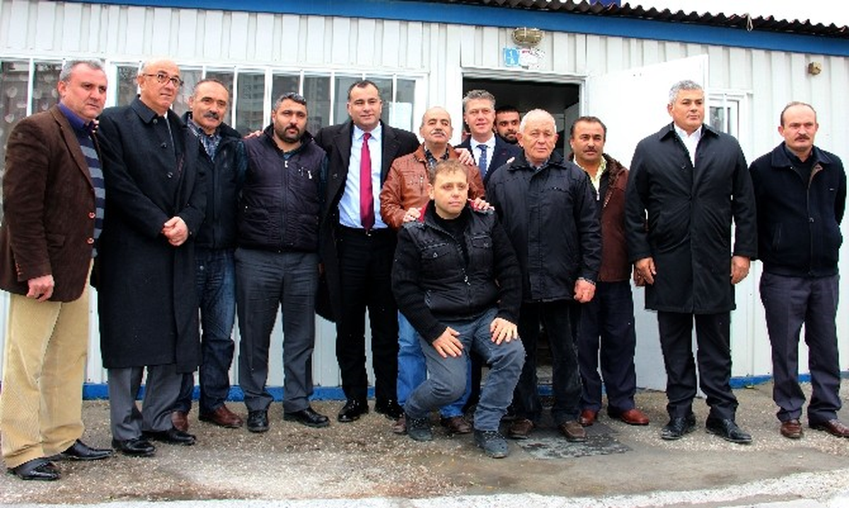 Çankaya Belediye Başkanı Taşdelen, Taksi ve Dolmuş Duraklarında Çalışan Esnafın Sorunlarını Dinledi