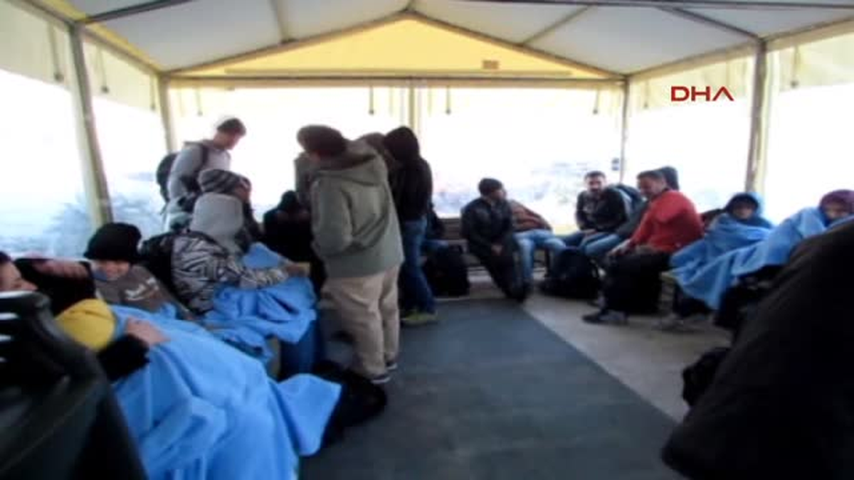 Çeşme\'de 27 Mülteci Yakalandı